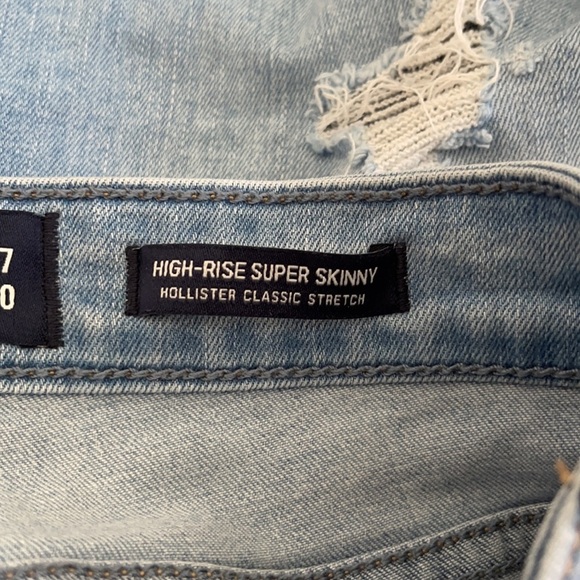 Hollister Distressed Jeans - Picture 14 of 14